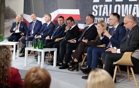 P1368424