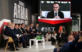 P1368397