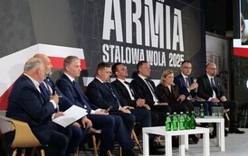 P1368390