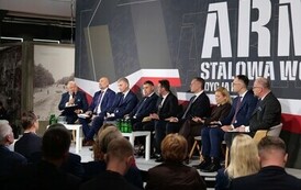 P1368308