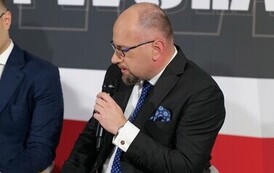 P1368296