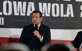 P1368182