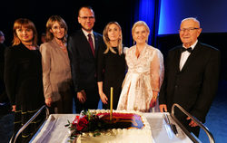 Zdjęcie do Seniorzy przejęli klucze do miasta. Rozpoczęły...