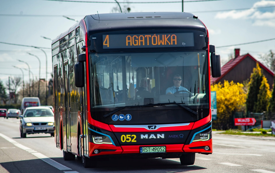Zdjęcie do Ważne zmiany dla kurs&oacute;w linii 1 i 4