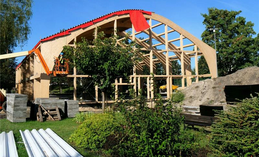 Zdjęcie do (VIDEO) Nowa hala pnie się w g&oacute;rę