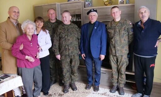 Zdjęcie do Wielkanocne odwiedziny u kombatant&oacute;w II wojny światowej