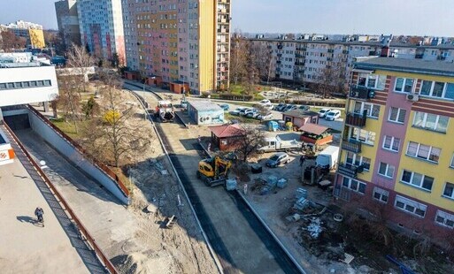 Zdjęcie do Trwa budowa dr&oacute;g na terenie miasta