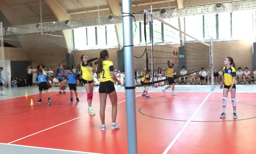 Zdjęcie do (VIDEO) "Czw&oacute;rka" z nową halą sportową 