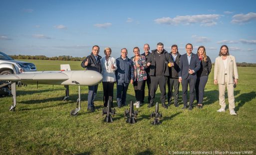 Zdjęcie do Dynamiczne pokazy Dual Use Drone Showcase na lotnisku Stalowa Wola-Turbia w ramach Carpathian Drone Summit 2026 